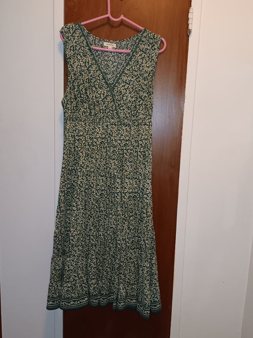 Max Studio Green and Cream Printed Sleeveless Midi Dress